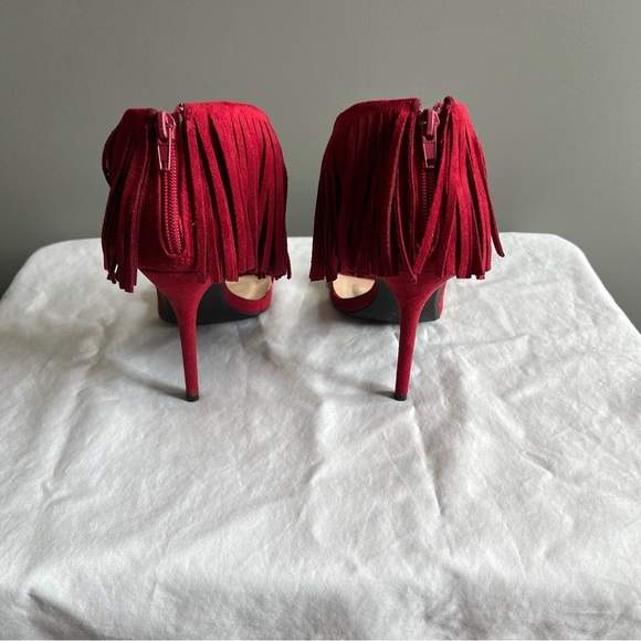 Wild DIVA Lounge Red Fringe Heels - Picture 4 of 9